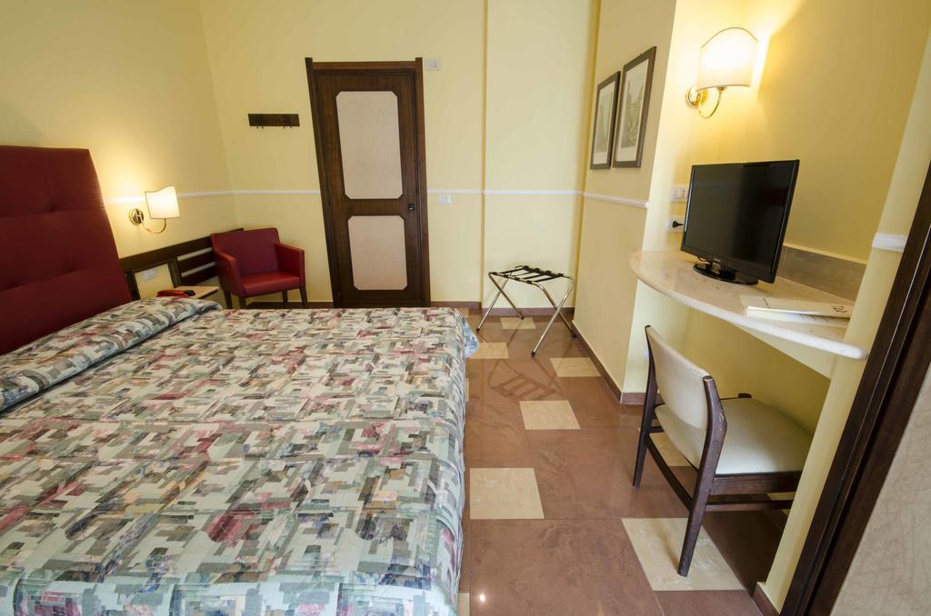 Hotel Tarconte 3*